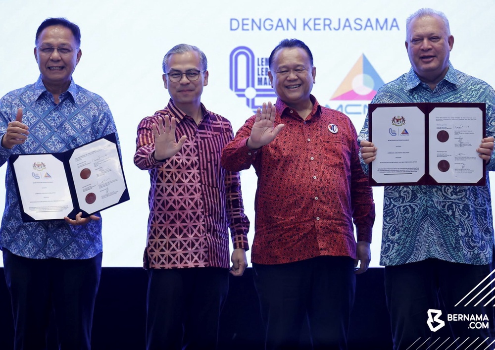 Image from: Anjakan besar? Fahmi Fadzil dedah hasrat Starlink uji Internet satelit terus ke telefon di Malaysia