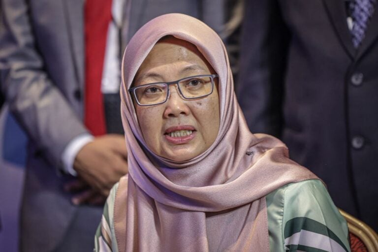 Image from: Boleh cetus salah faham! Calon PH diminta elak ‘salam kaut’ sepanjang kempen PRN Johor