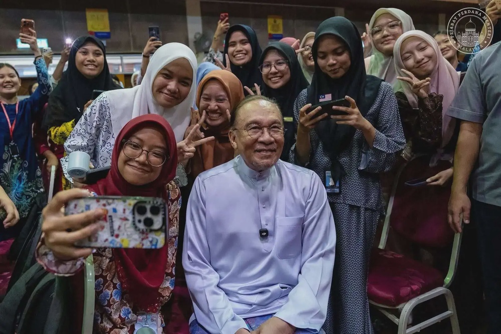 Image from: Tingkatan Enam kekal bawah KPM! Perkukuh identiti prauniversiti – PM Anwar