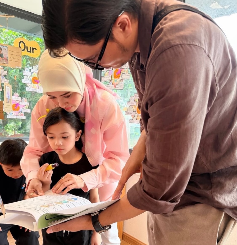 Image from: “Kami berdua ibu bapa Fatima…”- Fazura minta henti provokasi! Fokus co-parenting bersama Fattah Amin