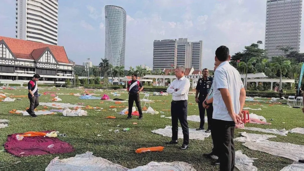 Image from: Bayar cukai bukan lesen buang sampah sesuka hati! Hannah Yeoh mahu rakyat ubah sikap, jaga kebersihan
