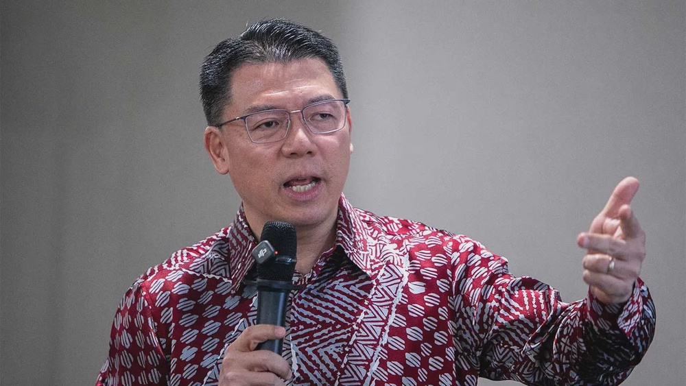 Image from: Pemimpin Melayu DAP tak setuju kempen PRN guna imej Najib, Rosmah -“Ini perlu diubah”
