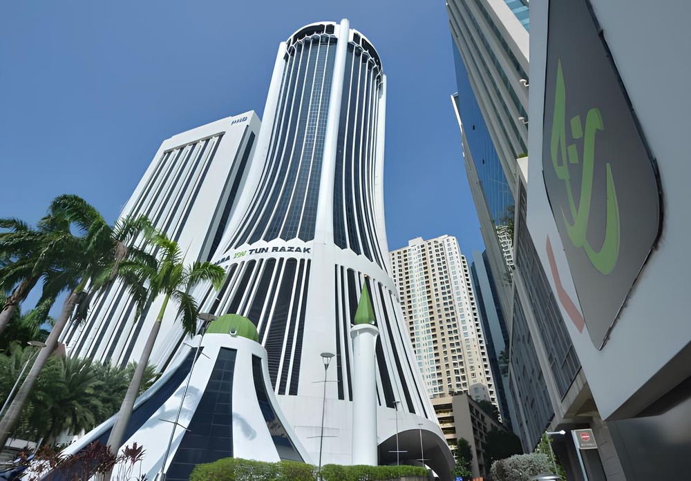 Image from: Ada orang ‘sakau’ Tabung Haji? Rakyat berhak tahu! PM Anwar sedia dedah laporan RCI