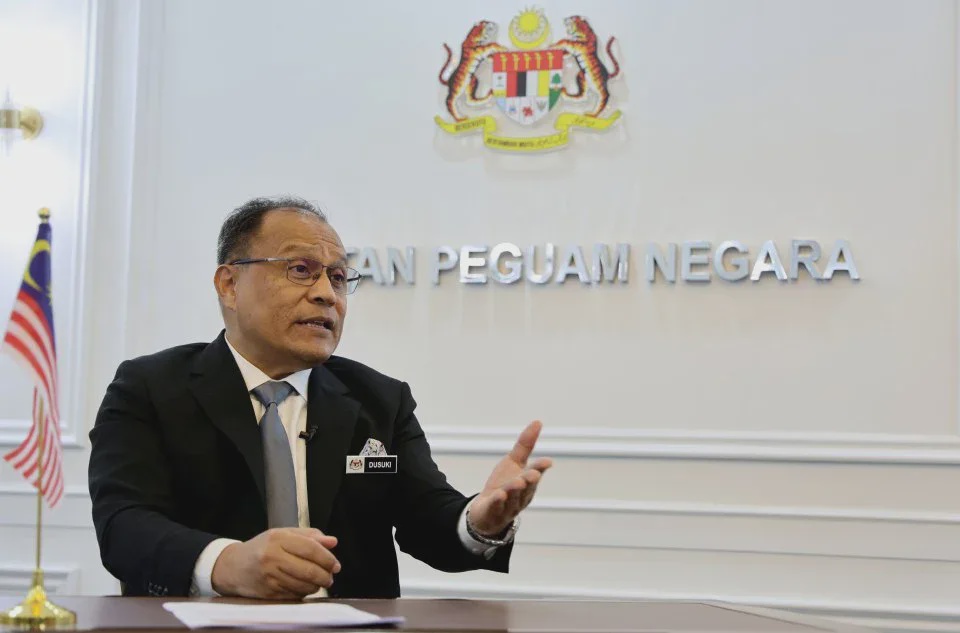 Image from: Tak boleh didedahkan! Butiran transaksi saham Azam Baki bukan dokumen awam – Azalina