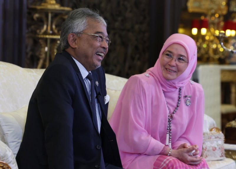 Image from: Tunku Azizah akui mahu menantu anak raja, namun terima pilihan Tengku Hassanal -“Beragama, berpelajaran…”
