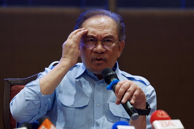 Image from: PM Anwar laung amaran! Gesa henti budaya surat sokongan -“Saya tidak peduli…”