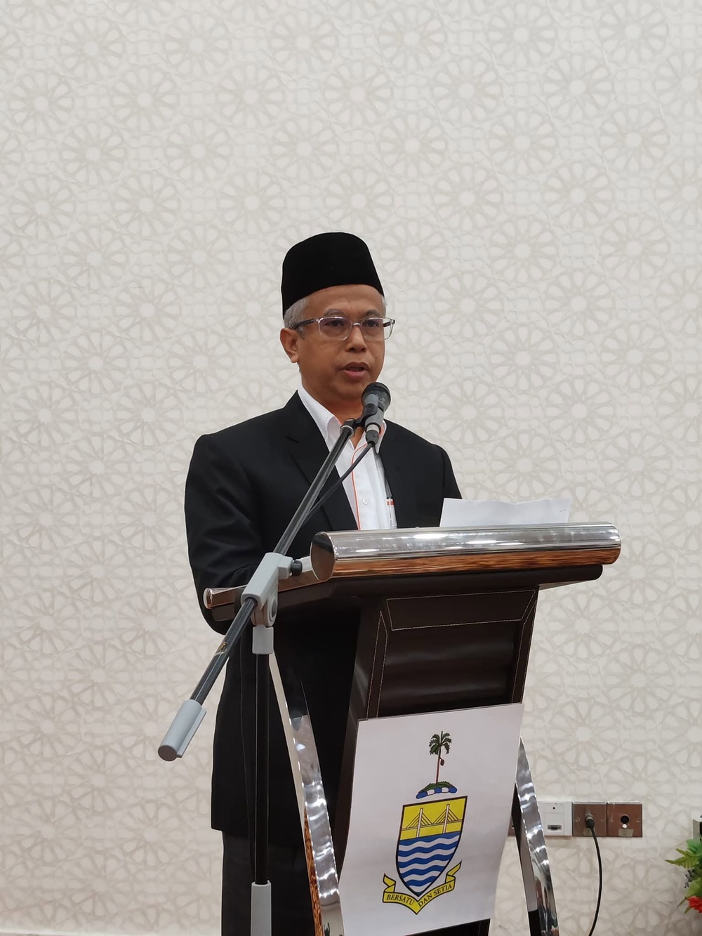 Image from: ‘Ekonomi Malaysia bukan dikuasai orang Islam’ – CEO YWM  dedah kekuatan wakaf!