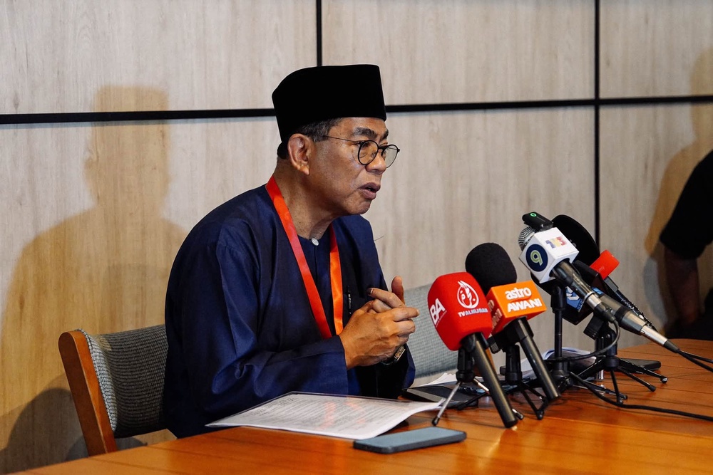 Image from: BN tak berganjak! Kekal komited dalam Kerajaan Persekutuan hingga akhir penggal -Khaled