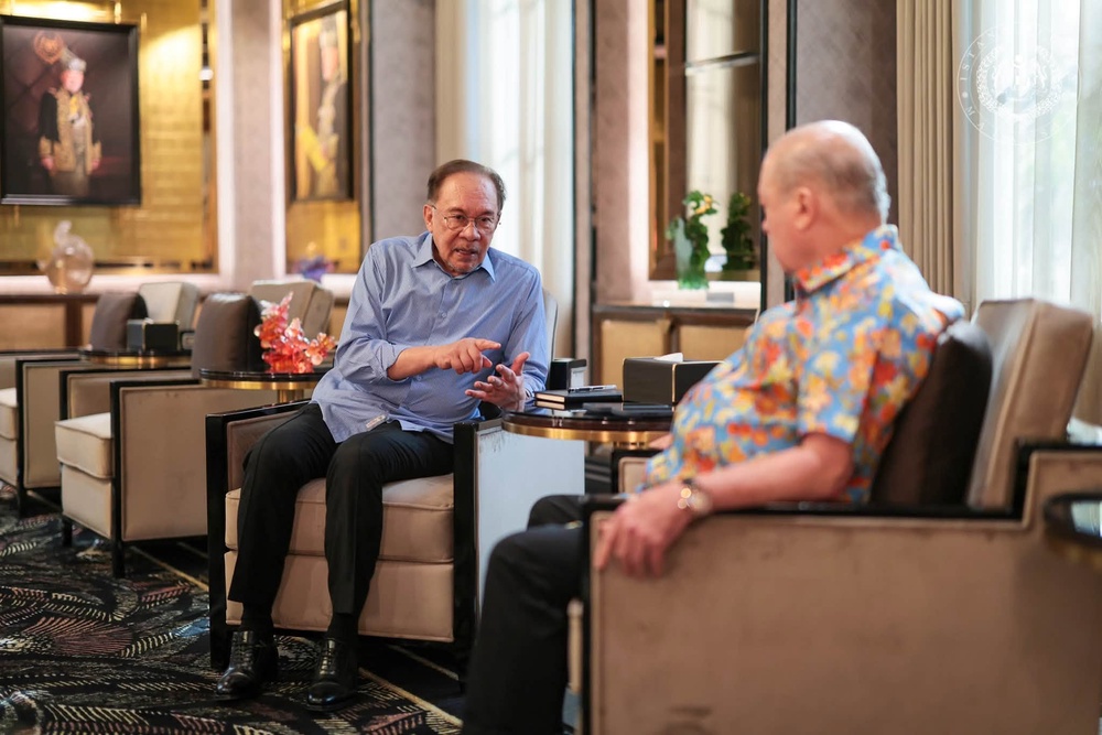 Image from: RCI TH, FELDA: Agong titah siasat hingga ke lubang cacing, tiada siapa boleh terlepas jika bersalah!