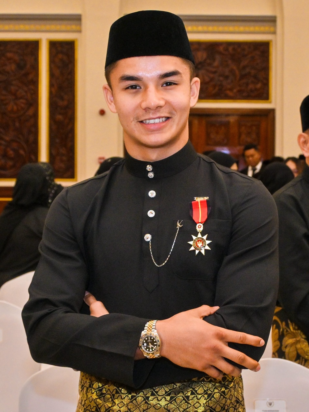 Image from: Tahniah! Johan Ghazali terima Ahli Bintang Sarawak, tekad terus lakukan yang terbaik