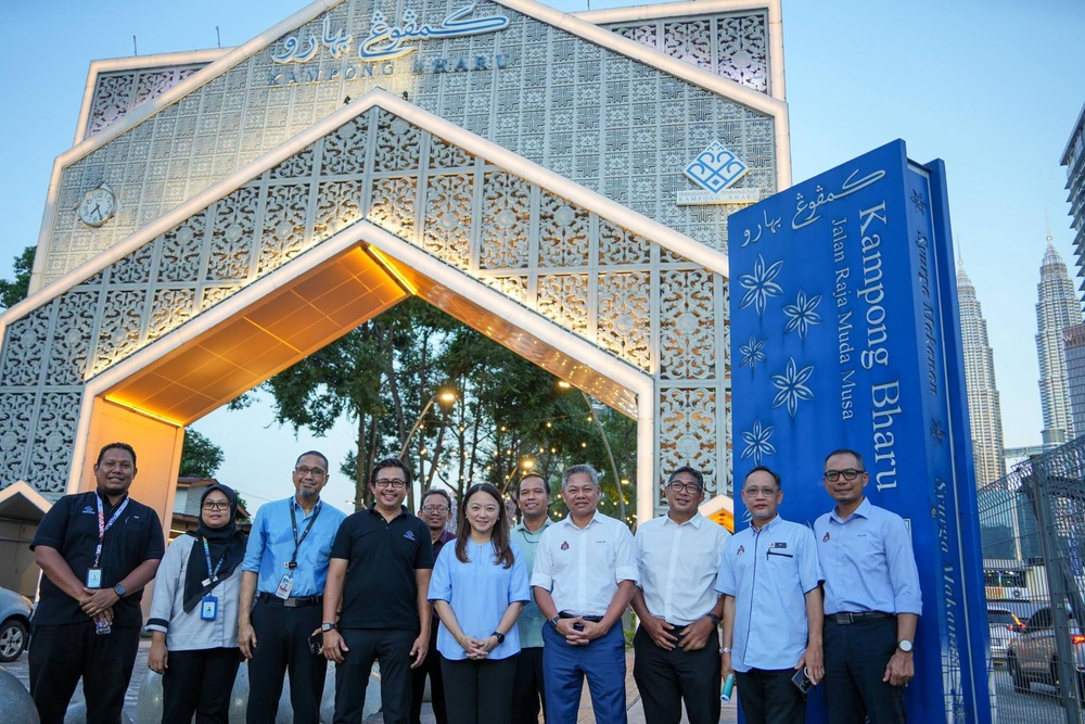 Image from: Nak rakyat berjalan kaki? Pastikan selamat! Hannah Yeoh turun audit laluan pejalan kaki Kampong Bharu
