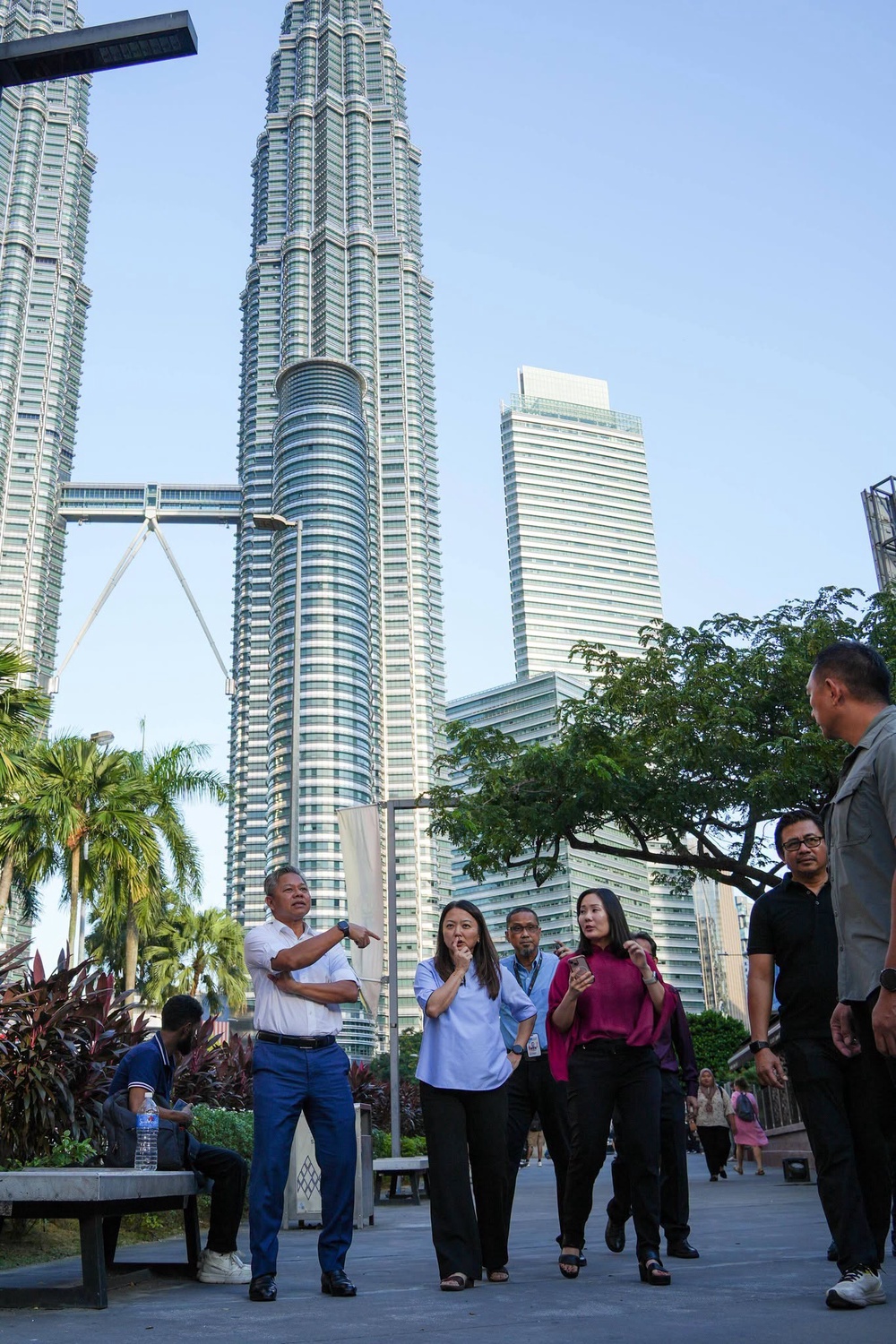 Image from: Nak rakyat berjalan kaki? Pastikan selamat! Hannah Yeoh turun audit laluan pejalan kaki Kampong Bharu