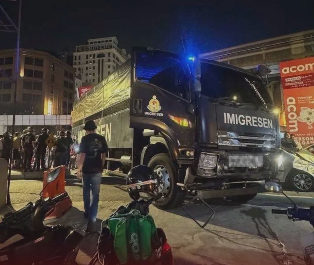Image from: Mangsa kemalangan berada kawasan selamat untuk melintas – Polis