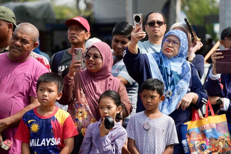 Image from: Pertahanan negara bukan tugas tentera semata-mata! Rakyat perlu bersama demi kedaulatan negara