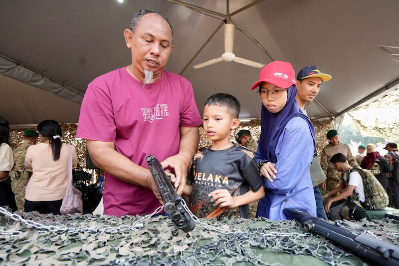 Image from: Pertahanan negara bukan tugas tentera semata-mata! Rakyat perlu bersama demi kedaulatan negara