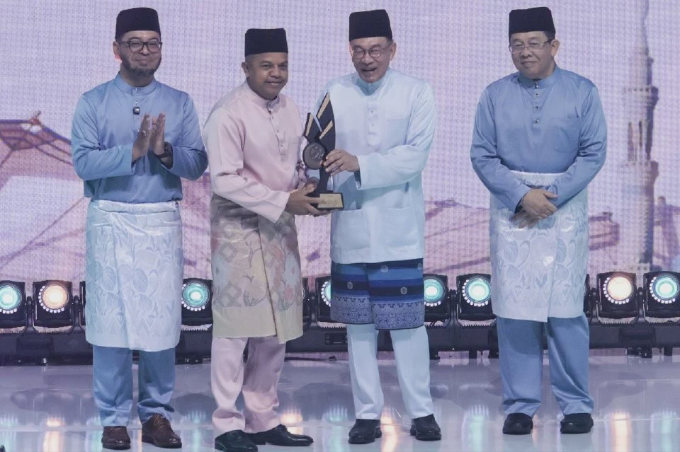 Image from: Ayob Khan dinobatkan Tokoh Wira Negara sempena Maulidur Rasul 2026