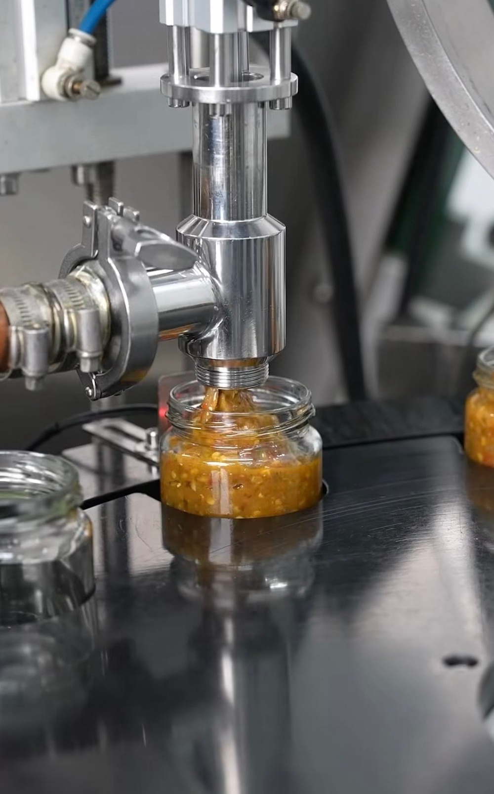 Image from: Khairul Aming keluarkan produk baharu, sanggup turun laut demi Sambal Nyet Bilis
