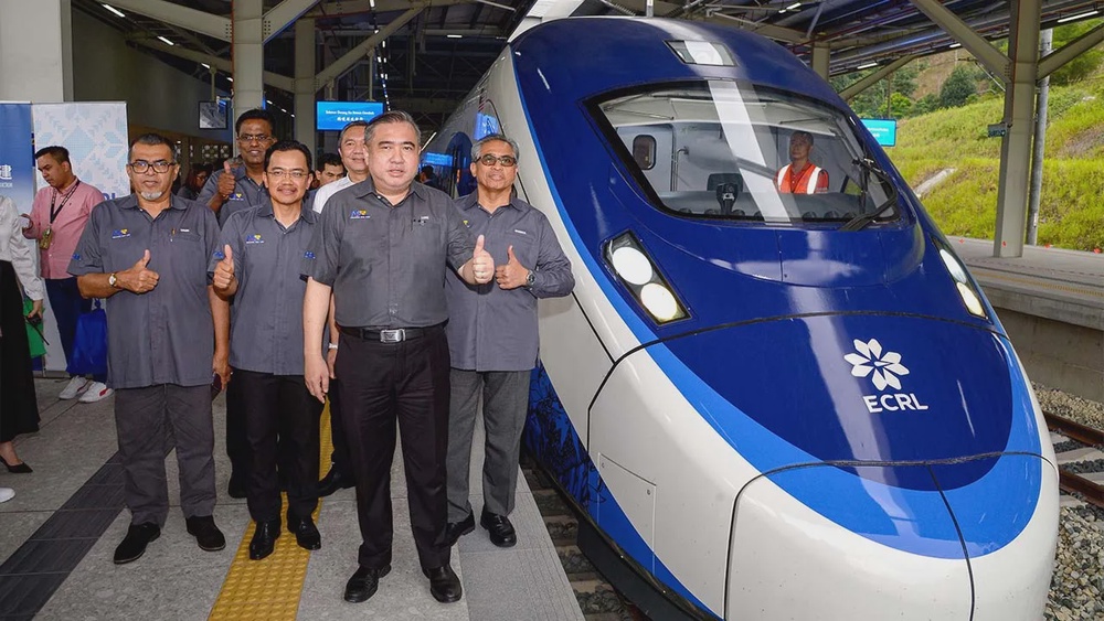 Image from: Tak perlu tunggu 2027! Anthony Loke cabar ECRL mula operasi Disember ini