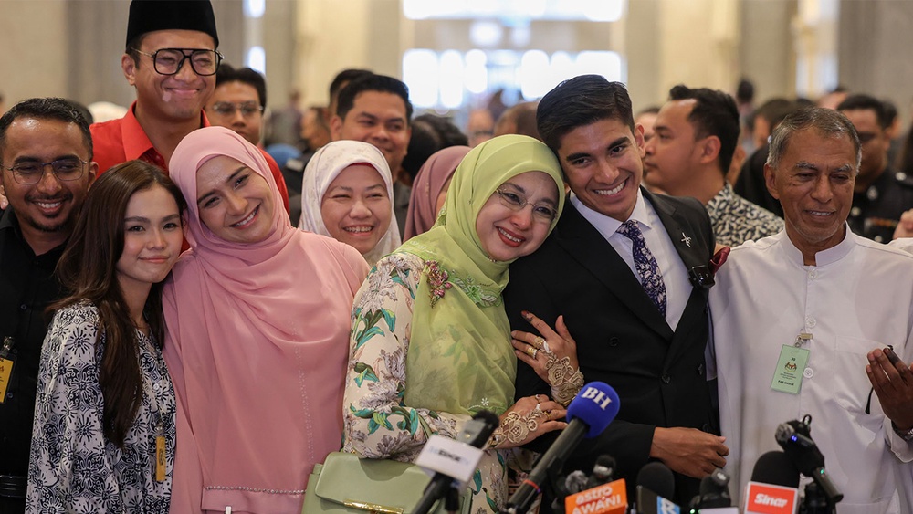 Image from: Tahniah! Bella Astillah, Syed Saddiq umum nikah 10.10 – “Moga ALLAH memberkati ikatan perkahwinan…”