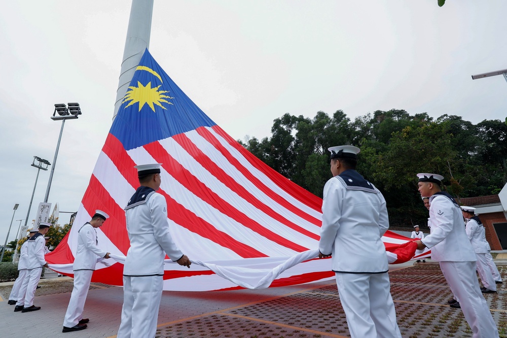 Image from: Jalur Gemilang simbol perpaduan! Milik seluruh rakyat Malaysia, kita perlu bangga – Sultan Selangor