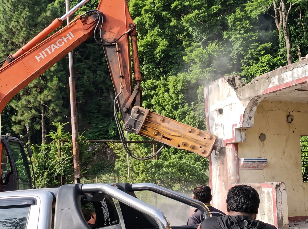 Image from: Isu roboh kuil: Ada hak! MB Perlis tak gentar disaman – “Ini tanah negeri, kita pertahankan”