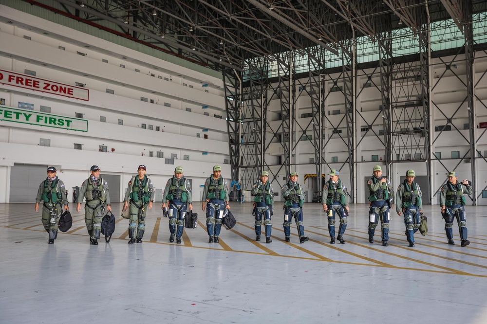 Image from: Luar biasa! KSU Pertahanan rasai kehebatan Su-30MKM, kekal aset penting pertahanan udara negara