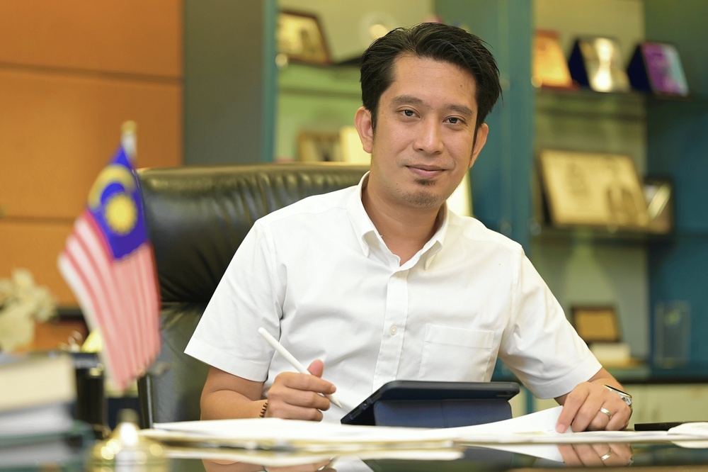 Image from: Pelajar dalam bahaya? IPT ada kuasa hentikan latihan industri serta-merta -Adam Adli