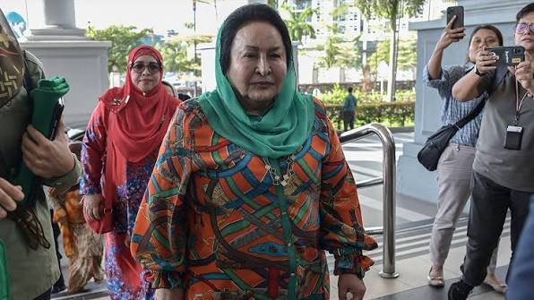 Image from: Kes 43 barang kemas hilang, Rosmah dapat penangguhan bayaran RM67.46 juta
