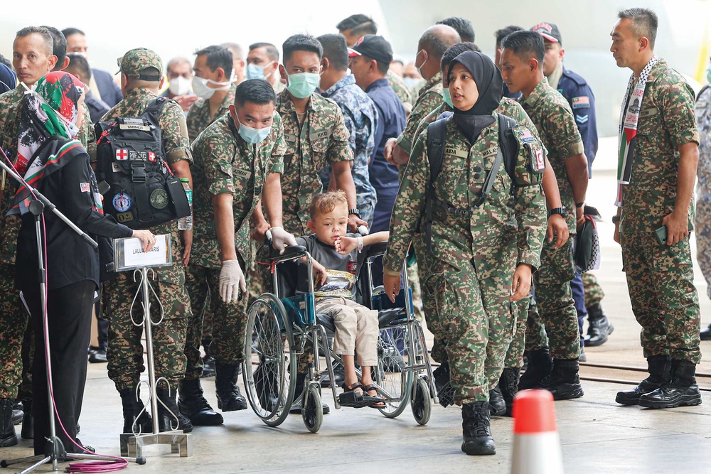 Image from: Di sebalik misi kemanusiaan, CIMIC pacu kejayaan ‘terbangkan’ rakyat Palestin ke Malaysia untuk rawatan