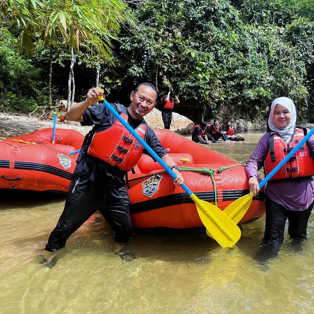 Image from: Banjir Nepal:  4 hari tanpa khabar, isteri doa suami kembali dalam keadaan selamat – “Ya Allah…”