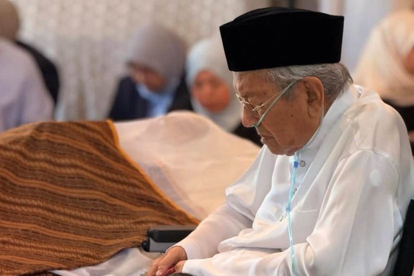 Image from: Tun Dr. Hasmah ikon kesihatan awam negara, kesayangan rakyat sejak berdekad – Dzulkefly
