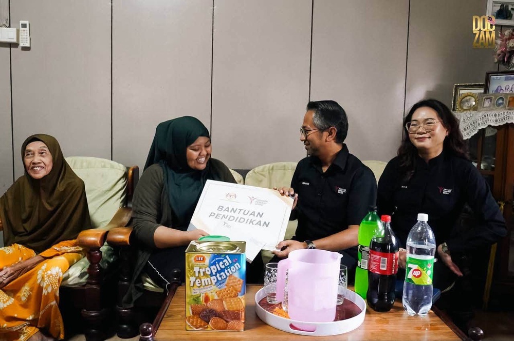 Image from: Kemiskinan, musibah bukan penghalang! Zambry tekad pastikan pelajar IPT terus dibela