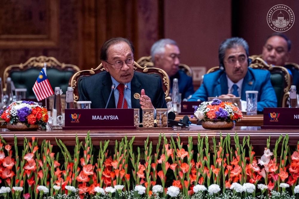 Image from: Nyanyi itu 10 minit, kerja dah berpuluh-puluh jam – PM Anwar