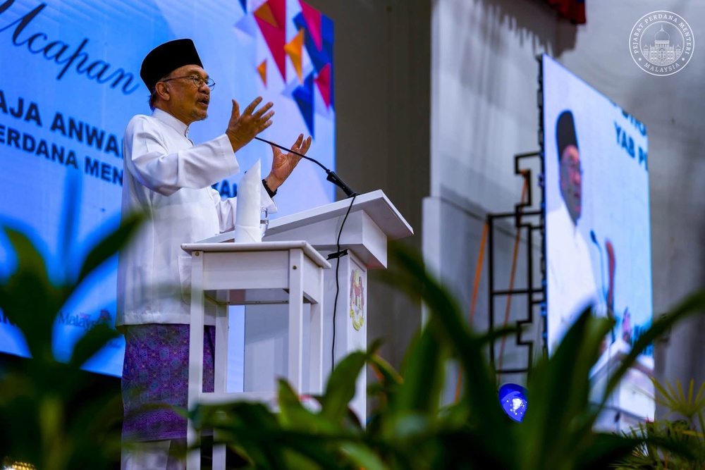 Image from: PM Anwar tegaskan Raja tak boleh diturunkan dengan mudah -“Sistem Raja akan pupus!”