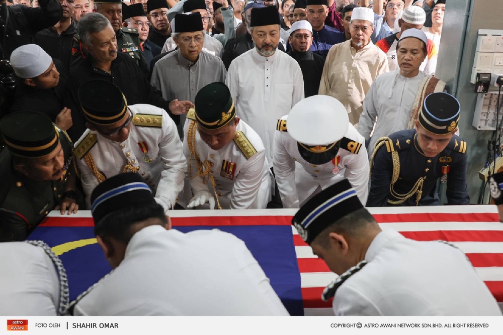 Image from: Mukhriz mohon orang ramai maafkan Tun Dr Hasmah, hubungi keluarga perihal hutang piutang arwah