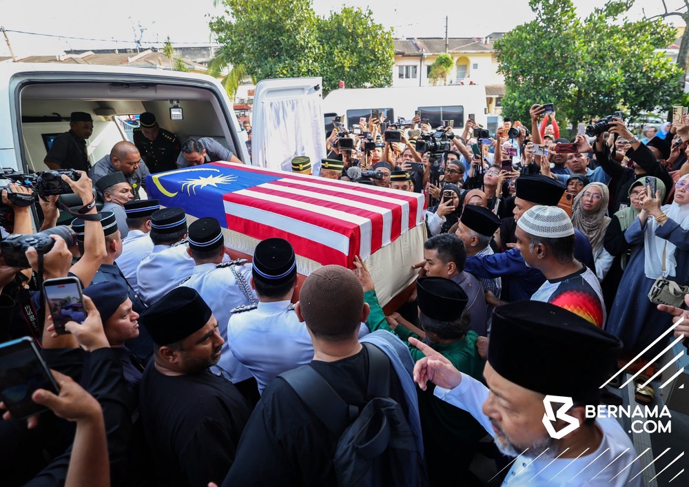 Image from: Mukhriz mohon orang ramai maafkan Tun Dr Hasmah, hubungi keluarga perihal hutang piutang arwah