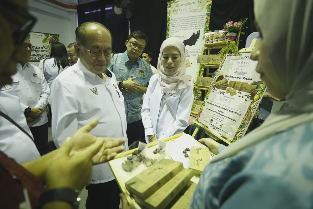 Image from: Lada premium jadi taruhan, industri negara mahu kejar nilai bukan sekadar jumlah