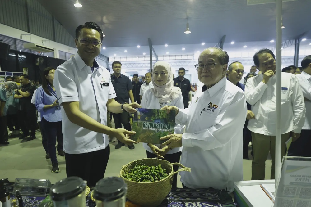 Image from: Lada premium jadi taruhan, industri negara mahu kejar nilai bukan sekadar jumlah