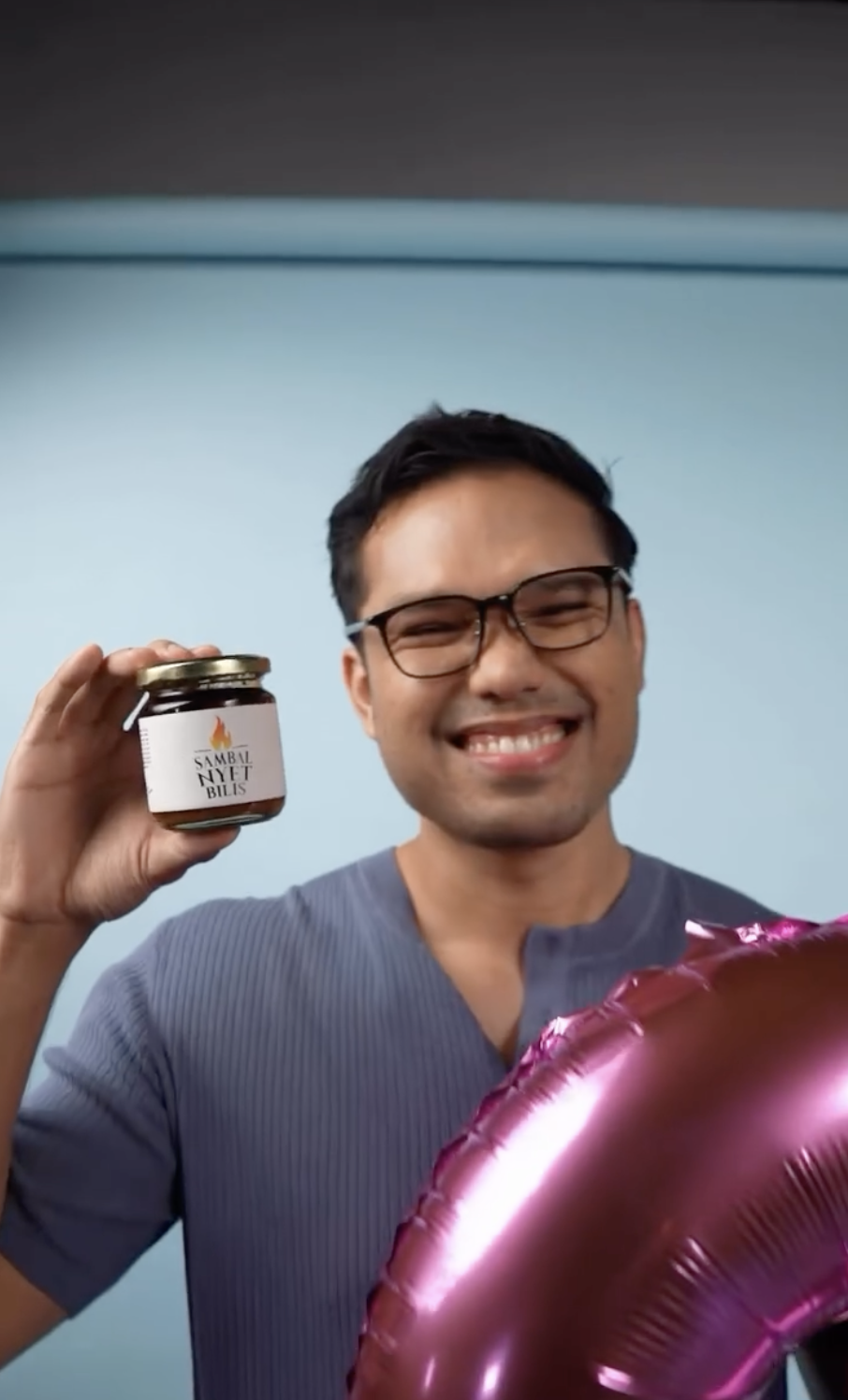 Image from: Dituduh kapitalis, Khairul Aming mohon maaf -“Kalau dengan saya berniaga ni sakitkan hati anda…”