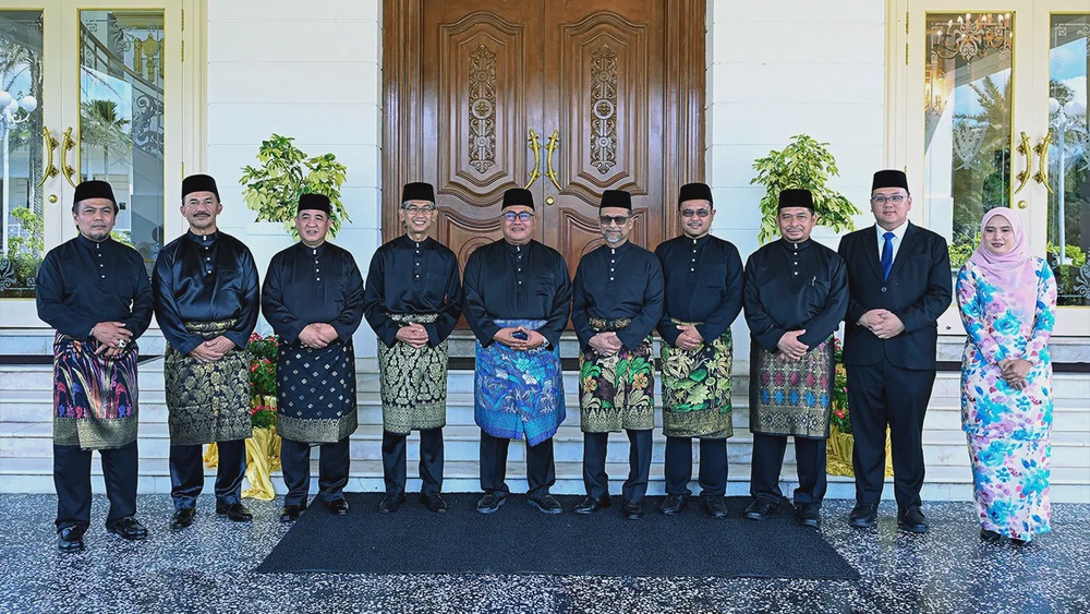 Image from: Tuanku Muhriz batalkan semua pelantikan Exco, MB perlu kemuka senarai baharu