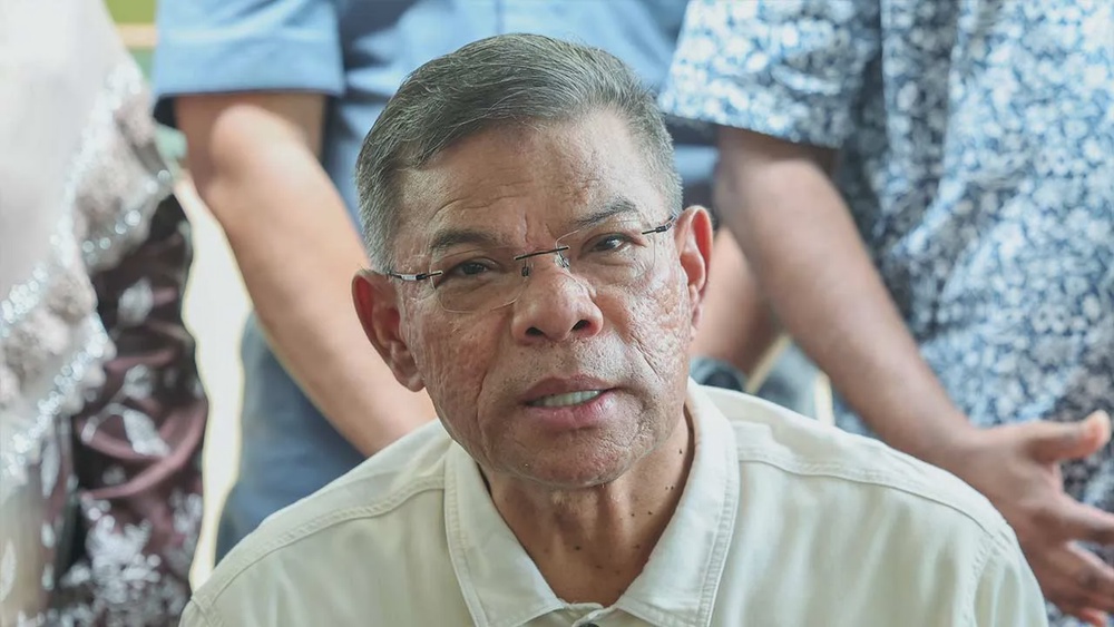 Image from: Tukar MyKad baharu? Saifuddin nasihat orang ramai jangan serbu JPN 17 Sept ini!