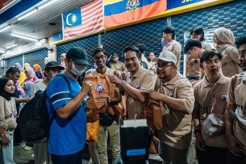 Image from: Rutin mingguan santuni gelandangan, FFG semarak erti kemerdekaan!