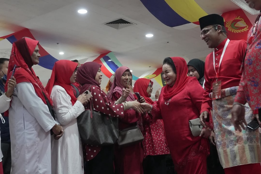 Image from: Hadir PAU 2026, Rosmah curi perhatian -“Ni nak salam Datuk Najib, Datuk Najib tak ada…”