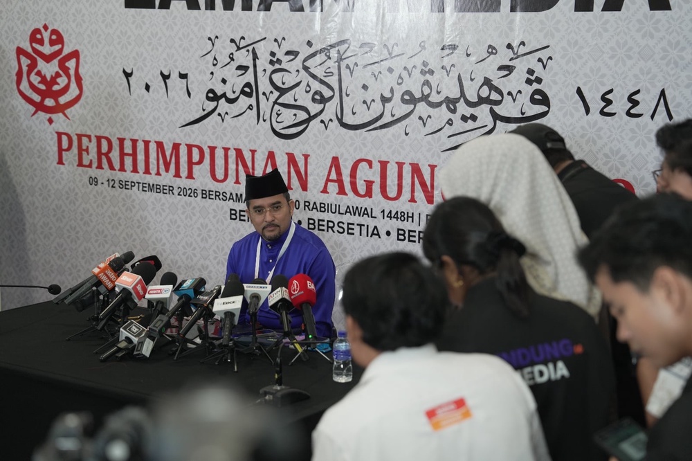 Image from: Asyraf Wajdi tegaskan UMNO hanya mahu Kerajaan Perpaduan bukan Kerajaan Madani!