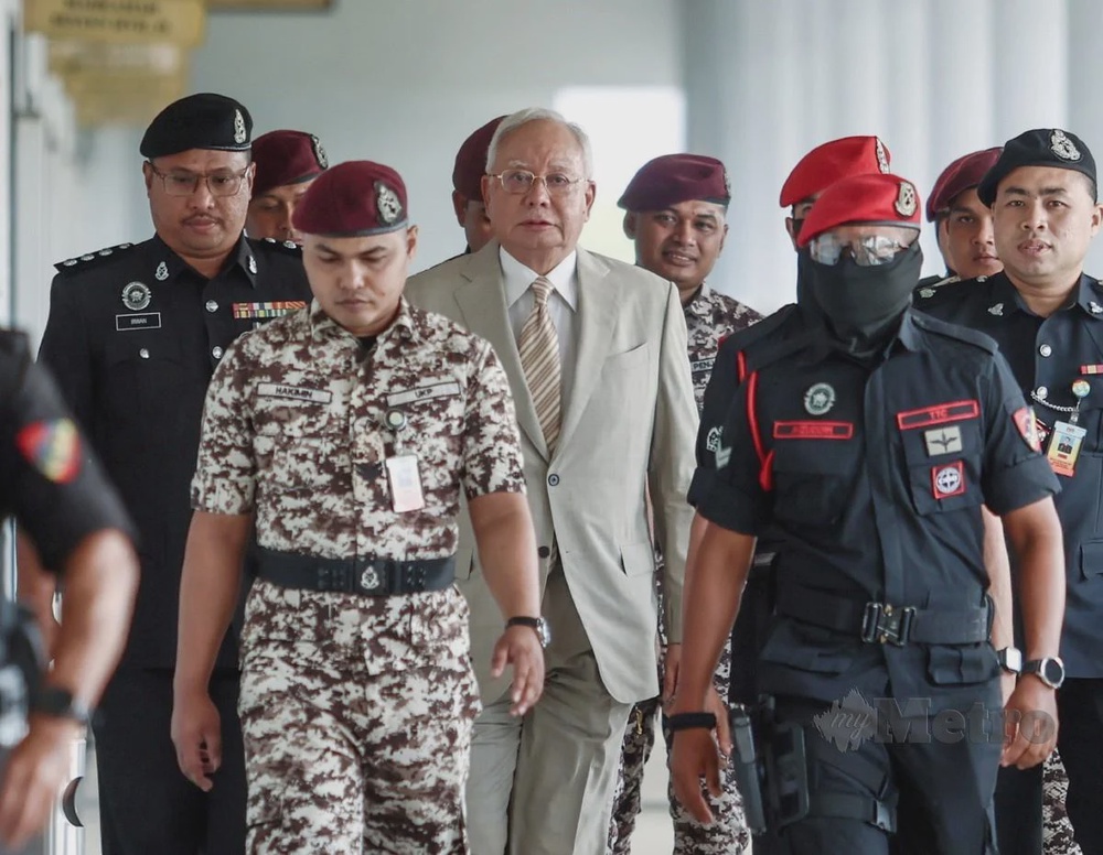 Image from: Tak pernah lupa jasa Najib, Wanita UMNO doa pintu keadilan dan ihsan dibuka