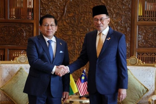 Image from: Malaysia jadi negara pertama! Fahmi bangga kejayaan pujuk Myanmar bawa pulang rakyatnya