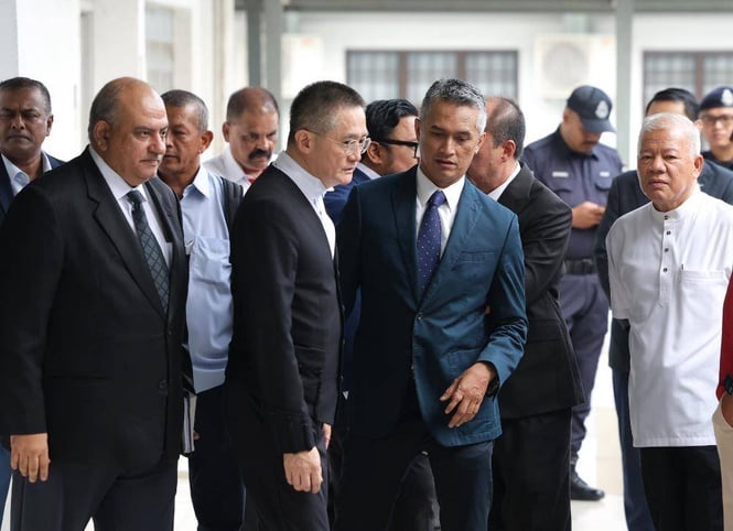 Image from: ‘Beliau jaga sempadan negara, tak berisiko melarikan diri’ – 9 peguam berprofil tinggi wakili Mohd Shuhaily