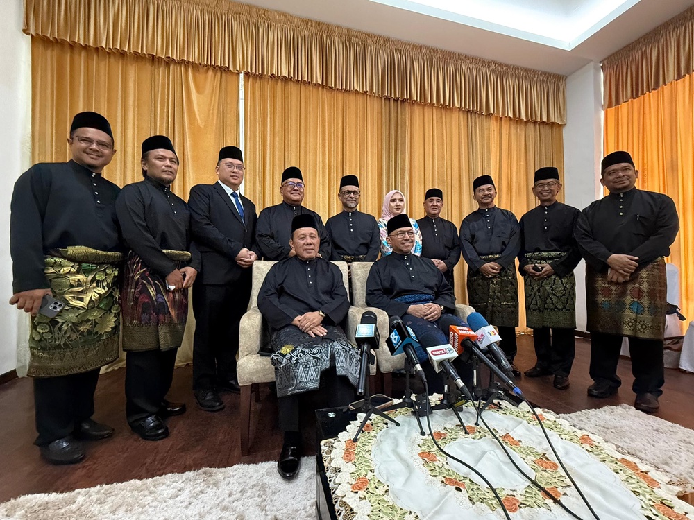 Image from: 10 ADUN fail saman Kerajaan Negeri, gesa mahkamah isytihar pemecatan EXCO tidak sah
