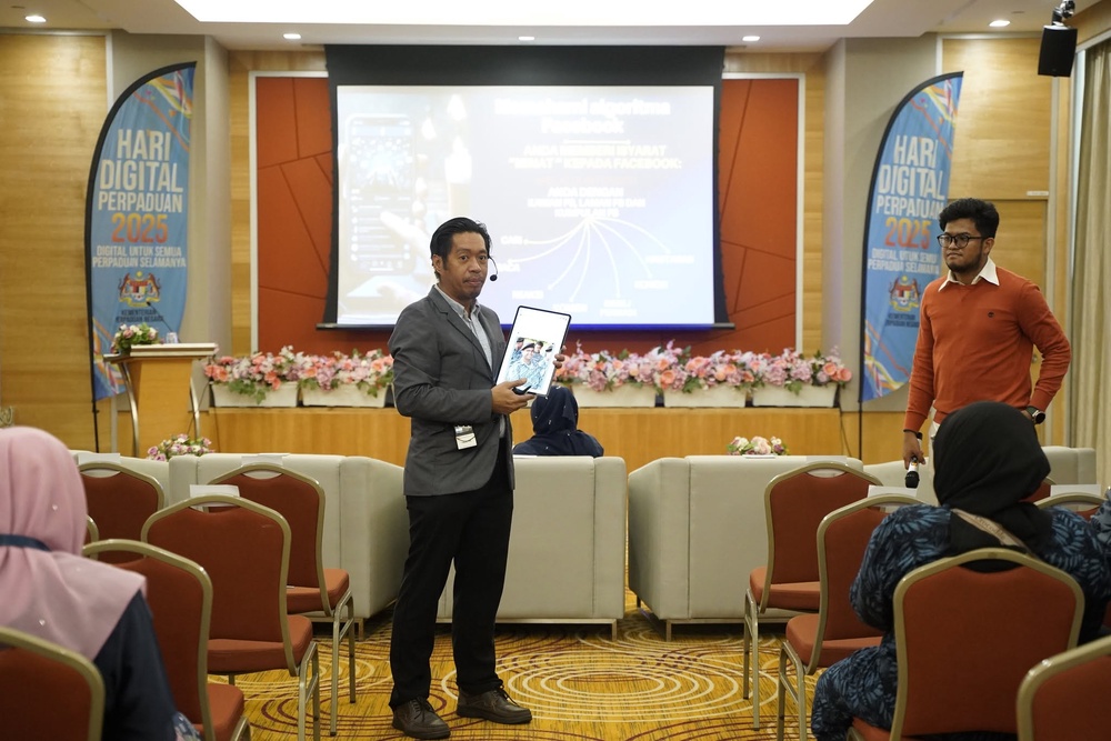Image from: Pernah digari kerana hantaran FB, Harris Nasril pesan jangan salah guna media sosial!