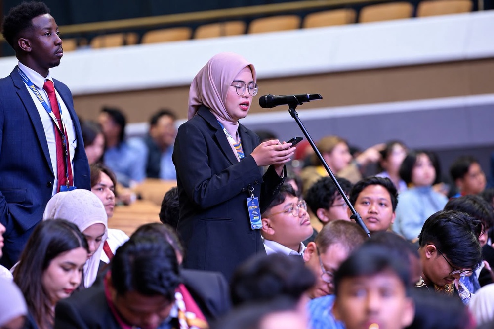 Image from: ‘Kritik pemimpin bukan satu kesalahan’ – Adam Adli pertahan mahasiswa UM